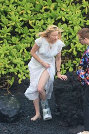 Amber Heard in Long Summer Dress - Out in Hawaii
