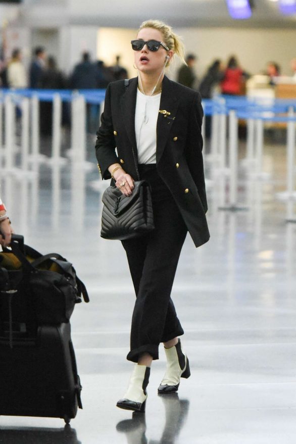 Amber Heard - Landing at JFK Airport in New York