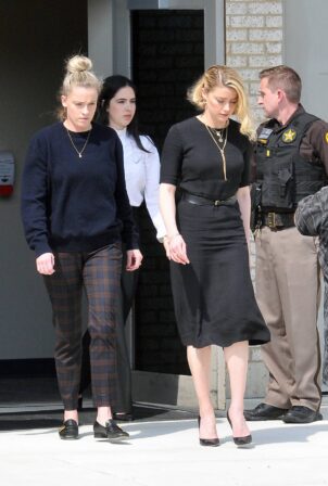 Amber Heard - Leaving court with her sister Whitney in Fairfax