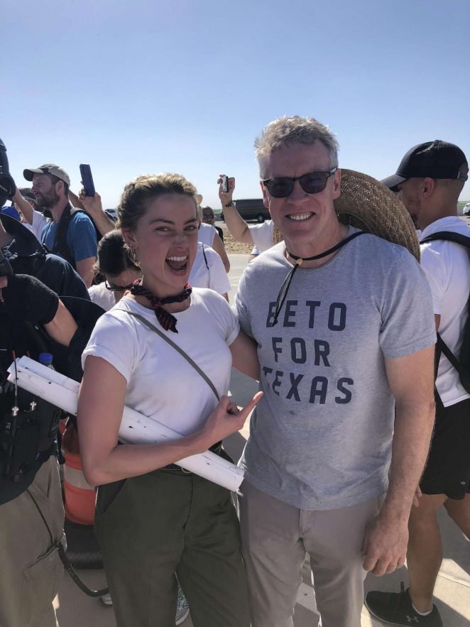 Amber Heard on a rally in support of refugee children and families seeking asylum in Tornillo