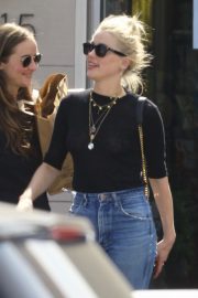 Amber Heard - Out for lunch at The Oaks Gourmet in Los Feliz