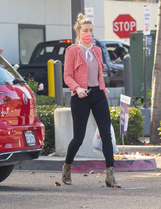 Amber Heard - Out in San Diego