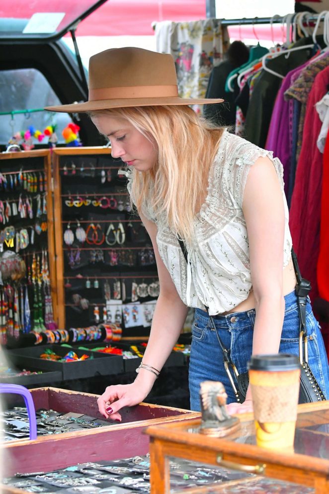 Amber Heard - Shopping at the Pasadena Flea Market in Pasadena