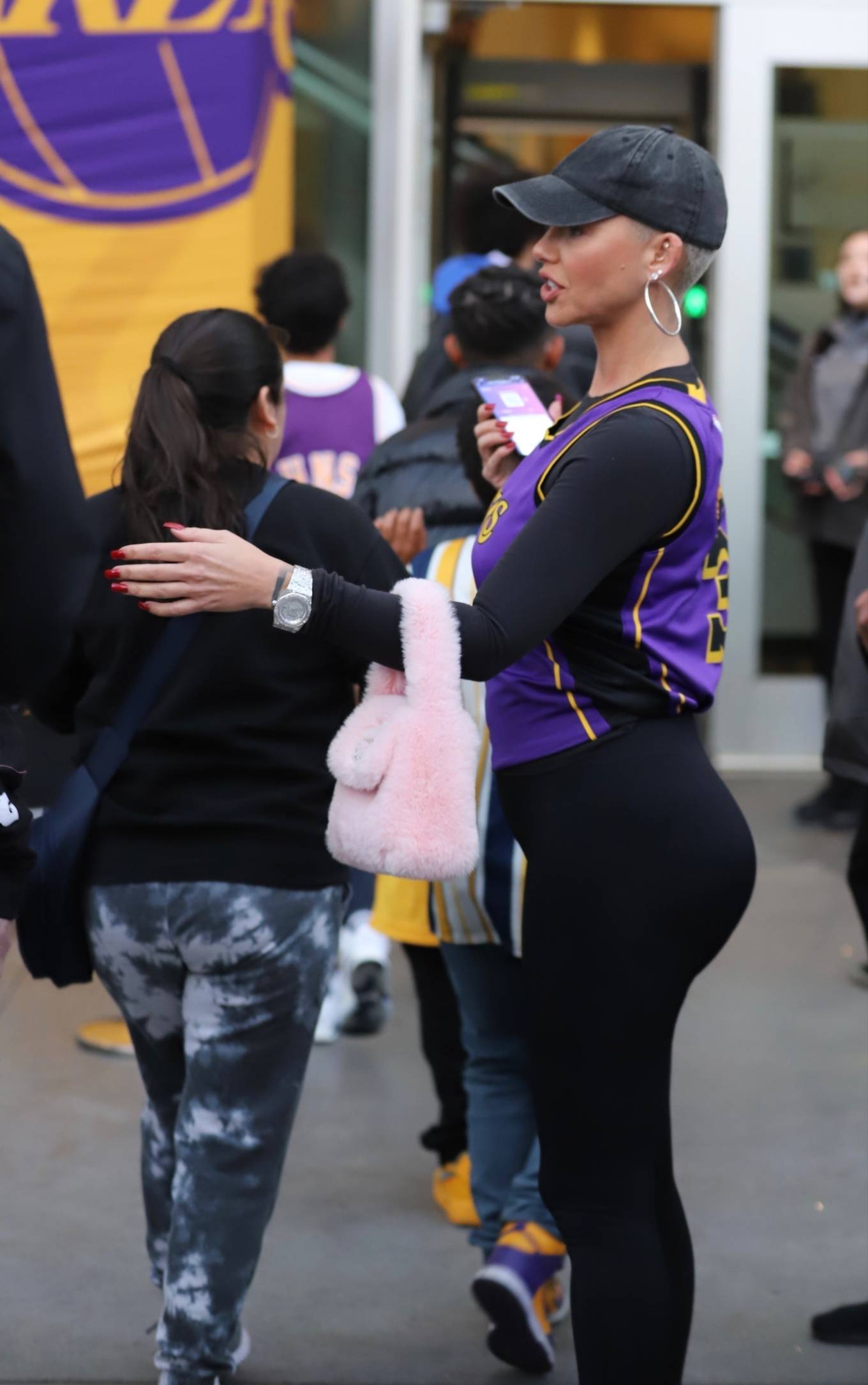 Amber Rose - Arrives at the Lakers game at the Crypto.com Arena in Los Angeles