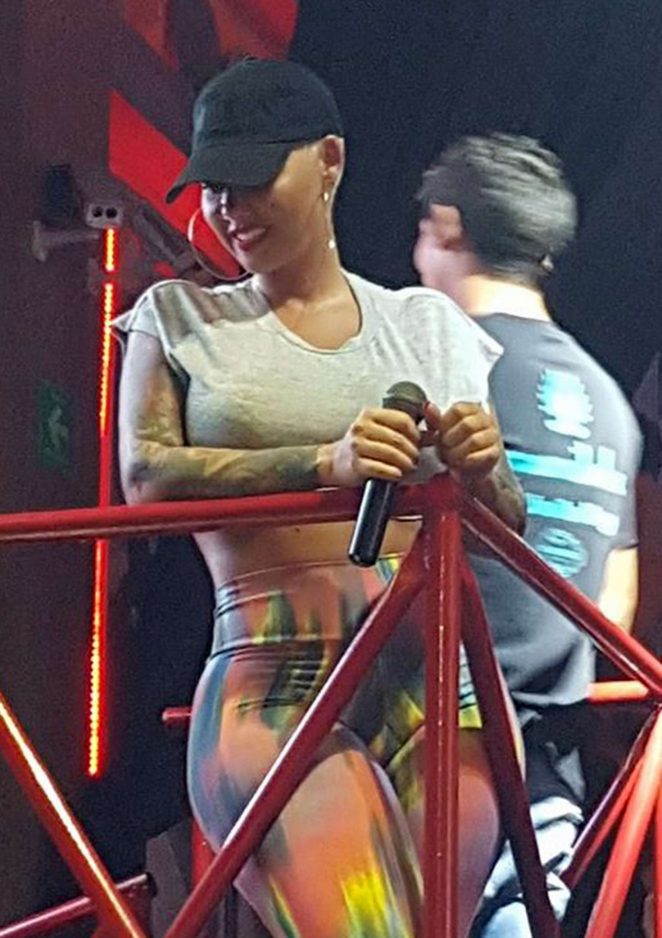 Amber Rose having some fun in a nightclub in Los Cabos