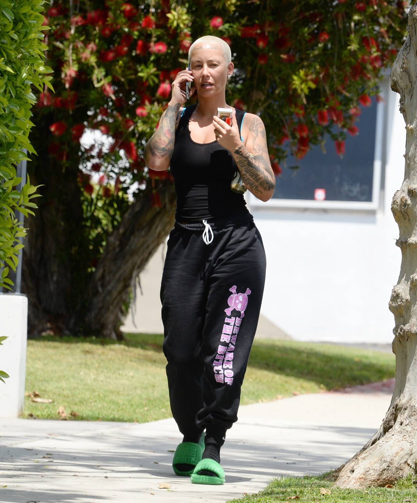 Amber Rose 2023 : Amber Rose – Seen on the phone in Los Angeles-01