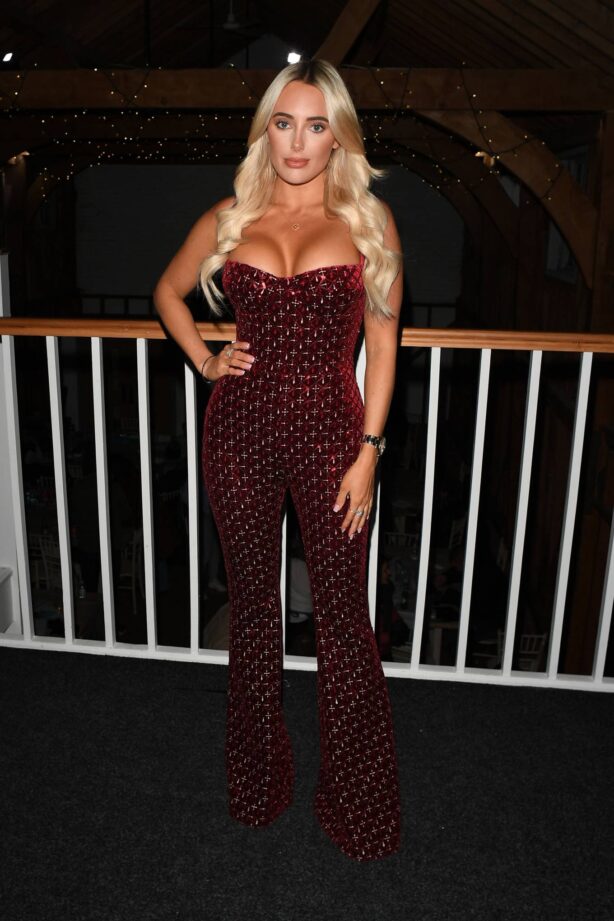 Amber Turner - TOWiE TV Show Christmas Special filming
