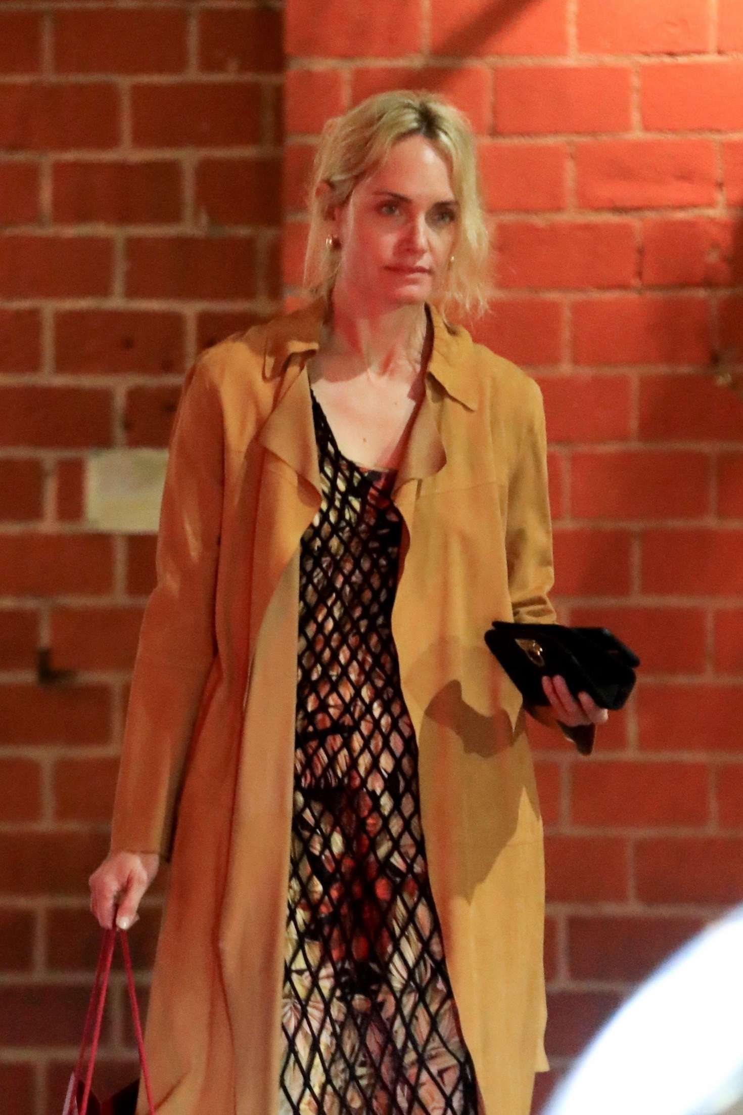 Amber Valletta at Mr. Chow in Beverly Hills – GotCeleb