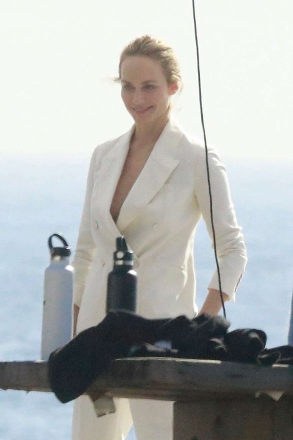 Amber Valletta - Doing a photoshoot at a beach in Malibu