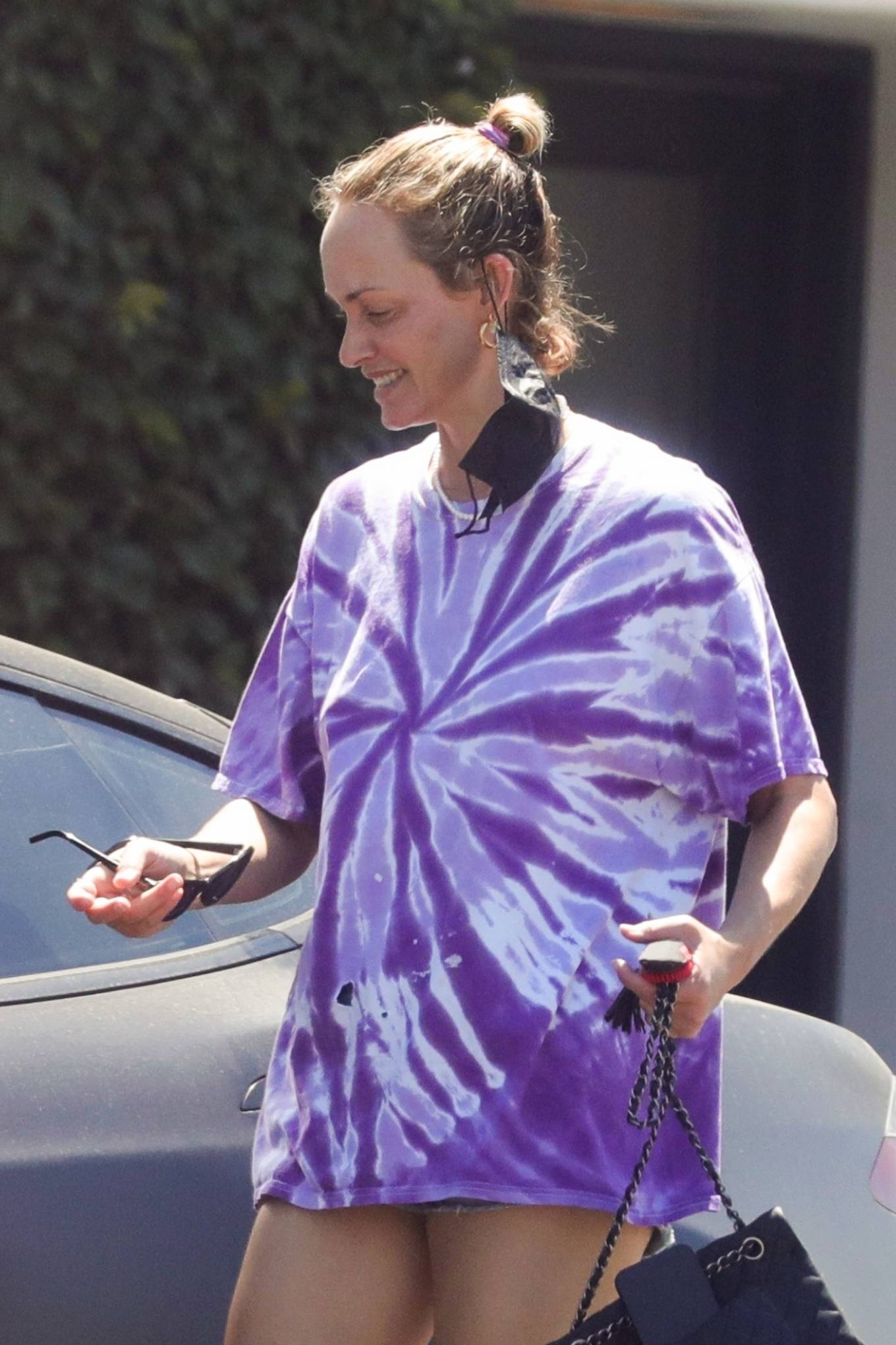 Amber Valletta 2021 : Amber Valletta – In an oversized tie-dye tee while out in Los Angeles-03