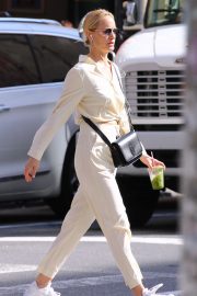 Amber Valletta - Out in Soho, New York