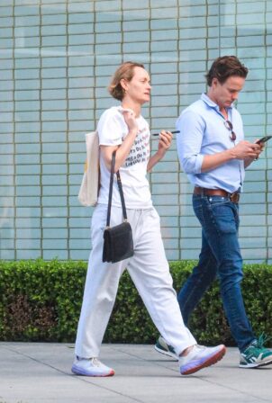 Amber Valletta - Shopping candids in Los Angeles