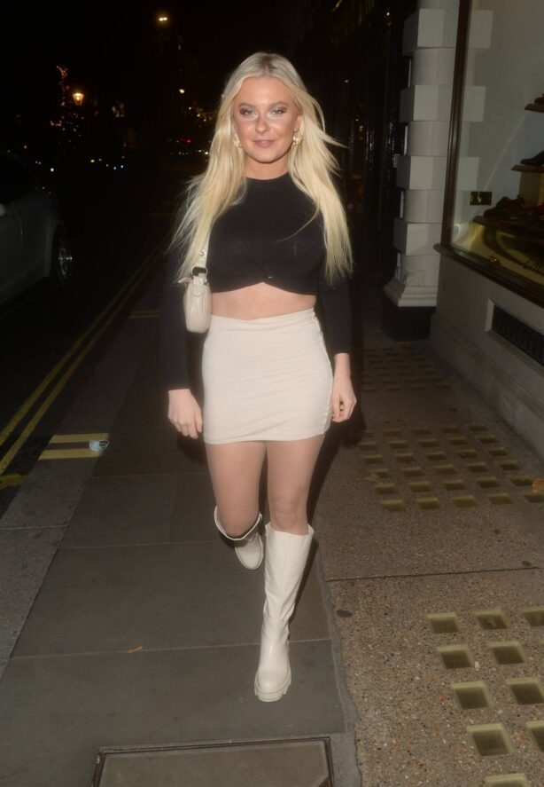 Amelia Mist - Arriving at AJ Bunker and Amy Days birthday party in London