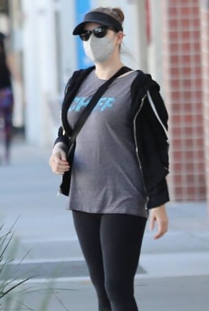 Amy Adams - Christmas shopping in Beverly Hills
