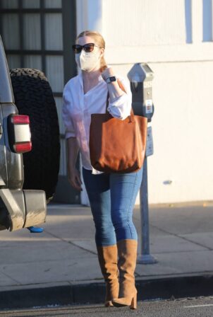 Amy Adams - Shopping candids in West Hollywood