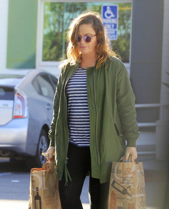 Amy Poehler - Shopping at Bristol Farms in Los Angeles