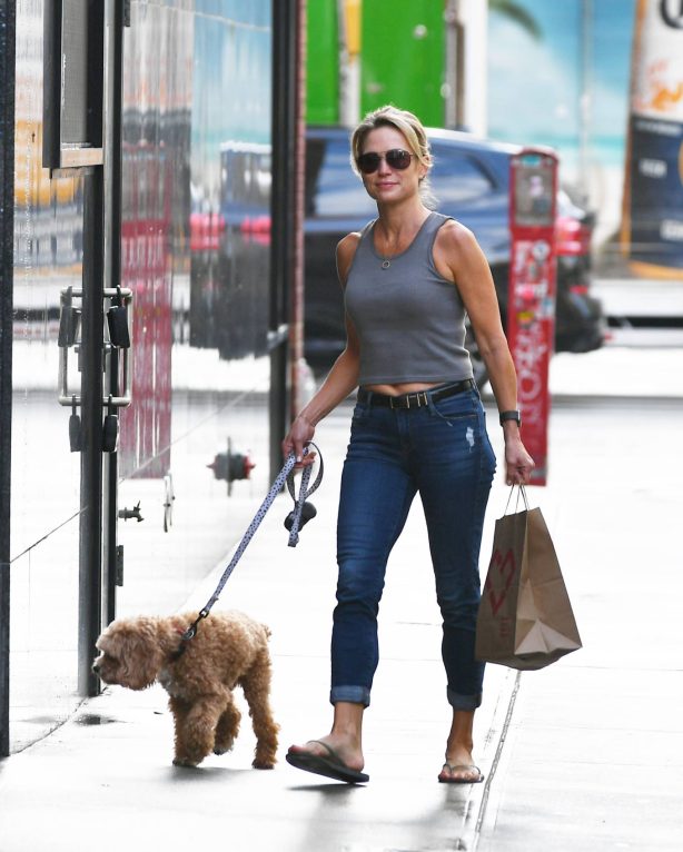Amy Robach - Steps out with her dog in New York