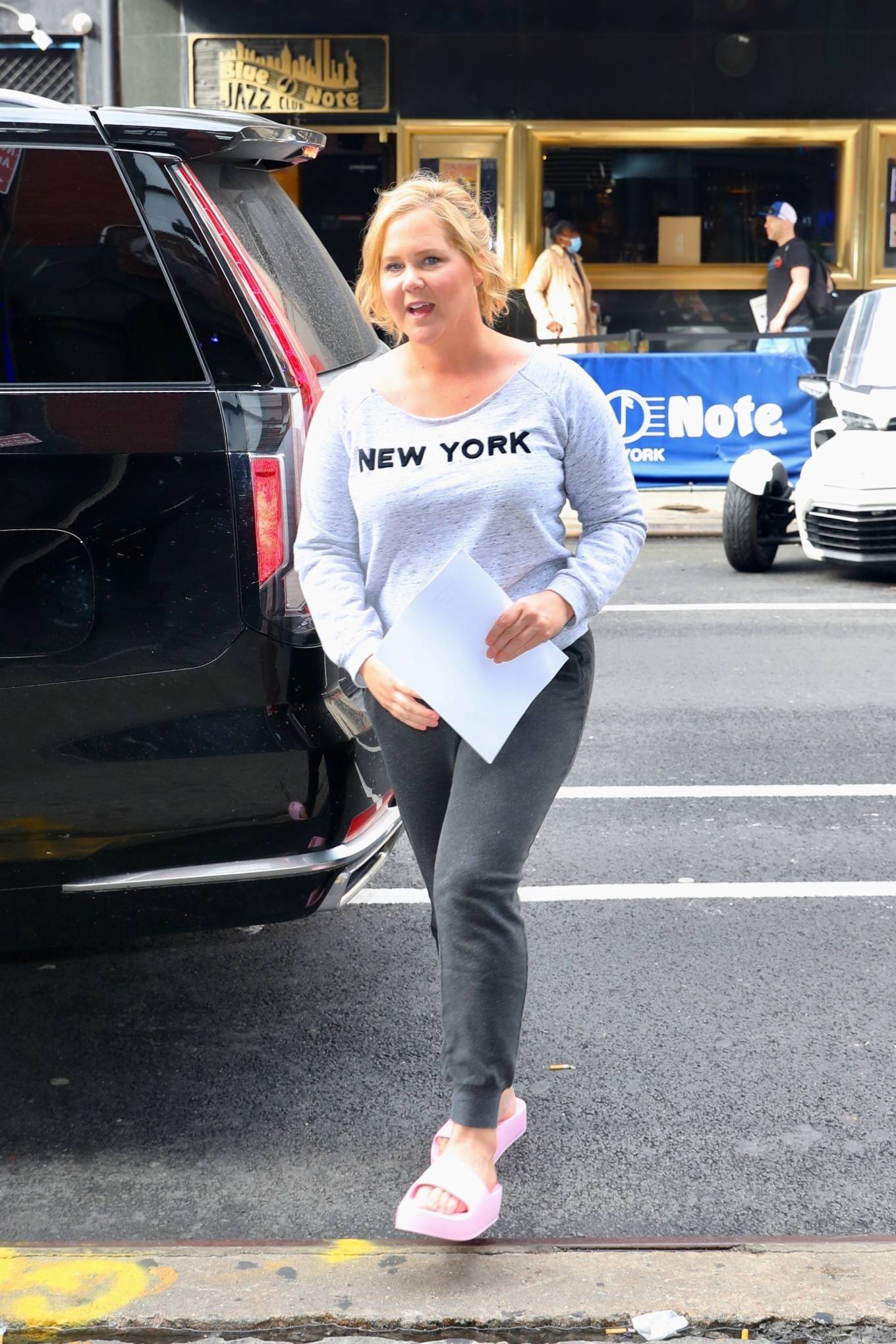 Amy Schumer - Arriving at The Fat Black Pussycat at the Comedy Cellar