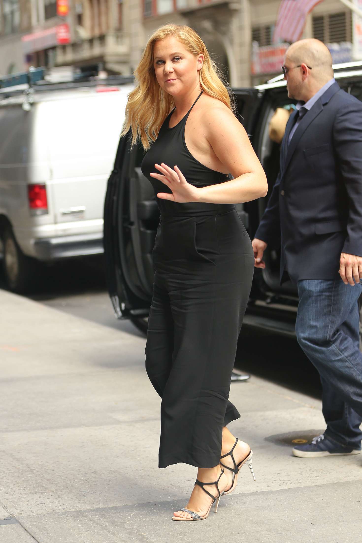Amy Schumer 2016 : Amy Schumer Leaving CBS This Morning -04