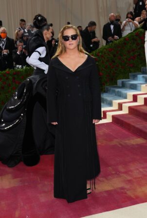 Amy Schumer - Red carpet at 2022 MET Gala