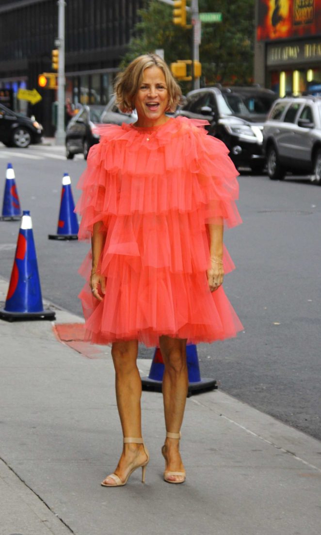 Amy Sedaris - Arriving to the 'Late Show with Stephen Colbert' in NYC