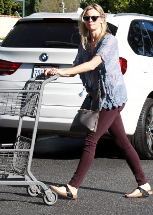 Amy Smart in Red Pants Shopping in Los Angeles