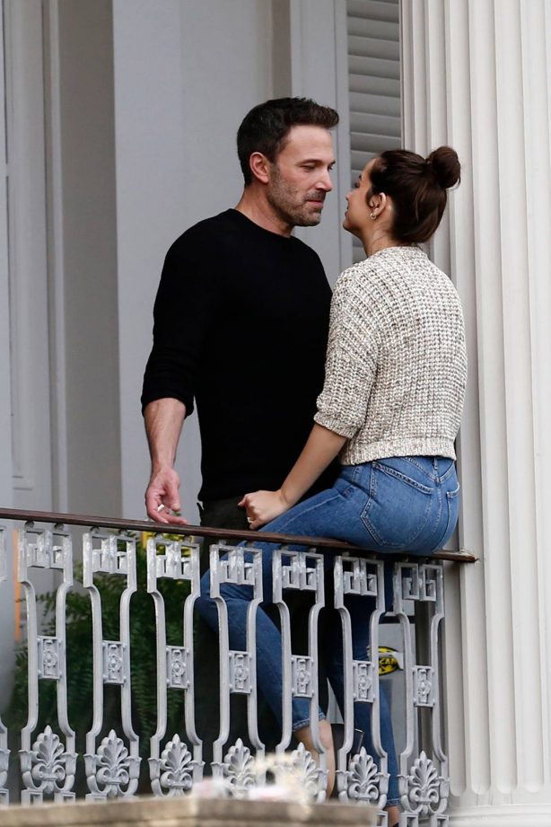 Ana De Armas and Ben Affleck - Spotted on a balcony in New Orleans