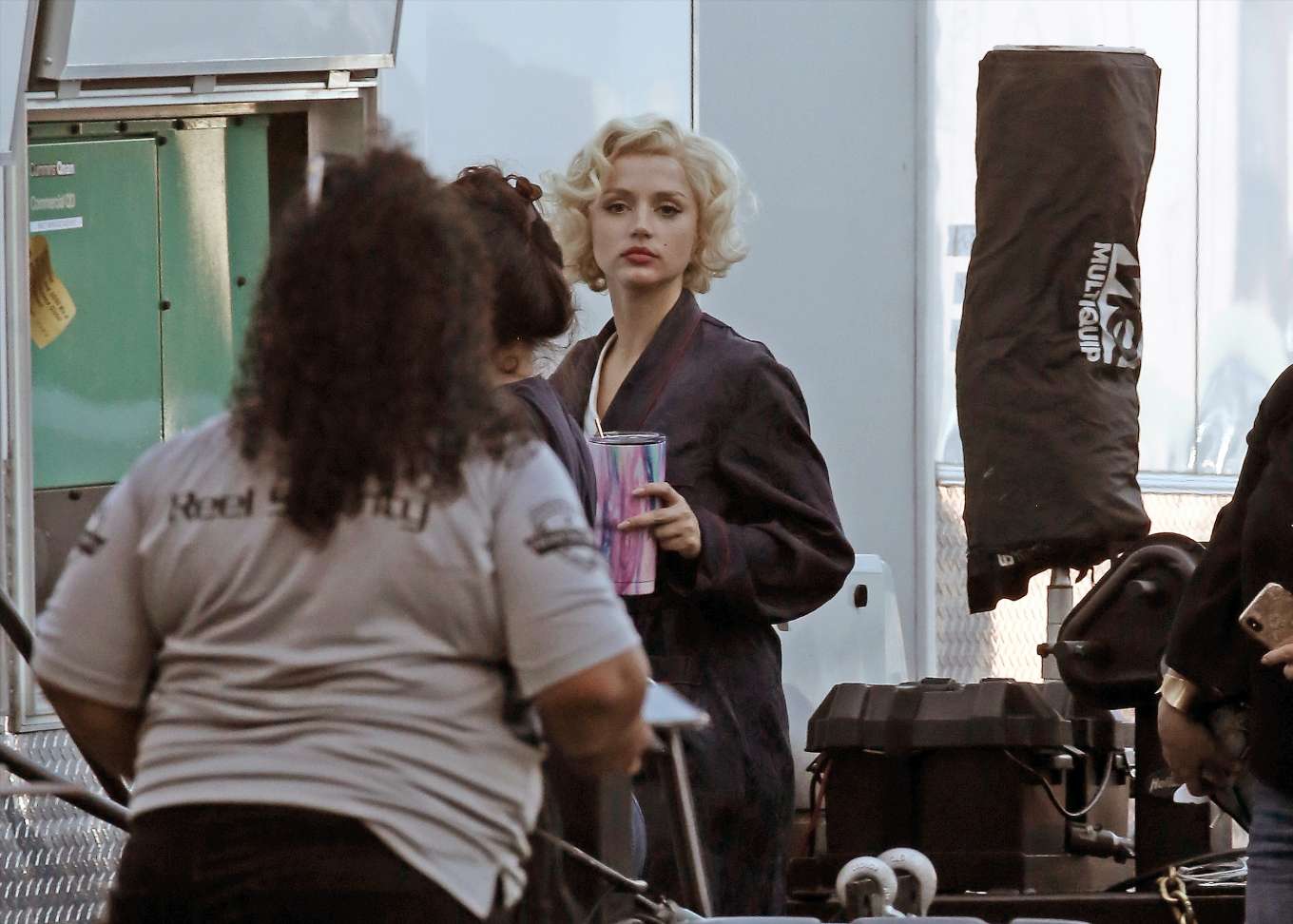 Ana de Armas â€“ Filming â€˜Blondeâ€™ in Los Angeles