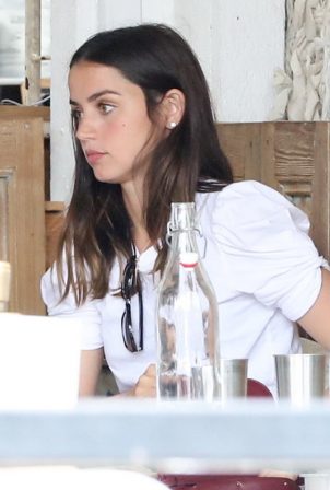 Ana de Armas - Out for a lunch