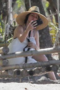 Ana de Armas - taking selfies at the beach in Costa Rica