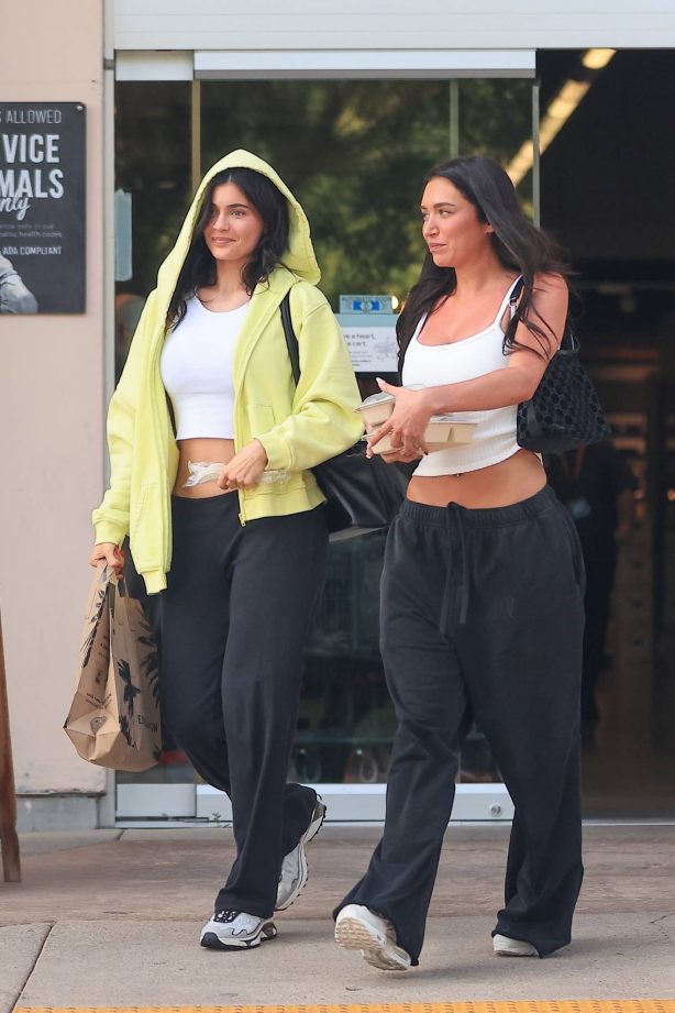 Anastasia Karanikolaou - With Kylie Jenner leaving Erewhon store in Calabasas