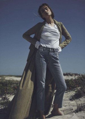 Andreea Diaconu - Vogue Netherlands Magazine (October 2015)