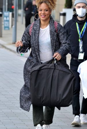 Angela Griffin - Seen leaving the tv studios in Manchester