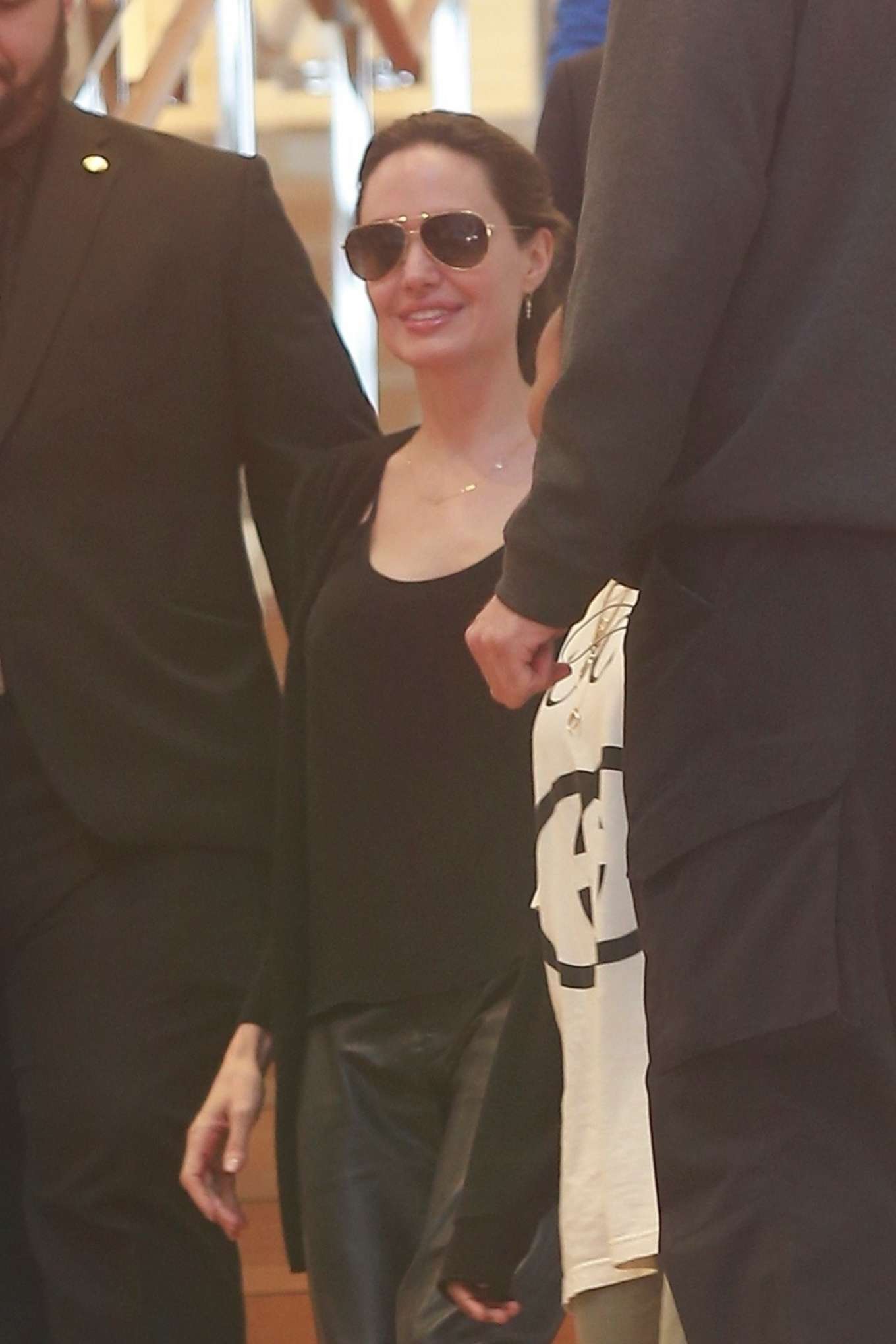 Angelina Jolie 2019 : Angelina Jolie: Arrives at The Louis Vuitton Store -05