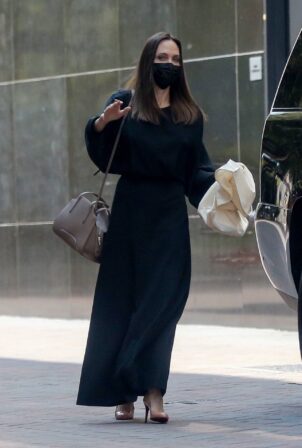 Angelina Jolie - Leaves an office building in Beverly Hills