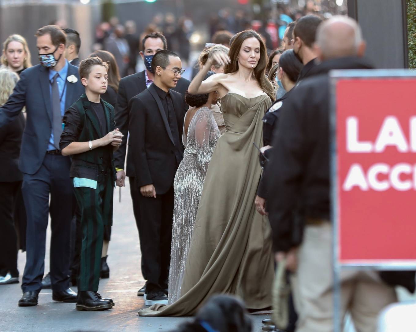 Angelina Jolie 2021 : Angelina Jolie – Pictured at the Externals premiere at El Capitan Theatre in Hollywood-05