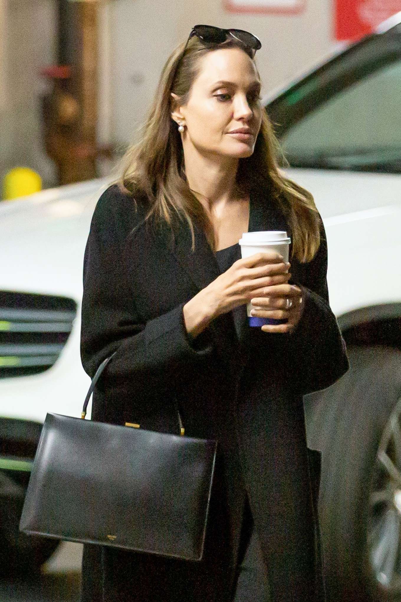 Angelina Jolie 2020 : Angelina Jolie – Shopping with daughter Vivienne in LA-04