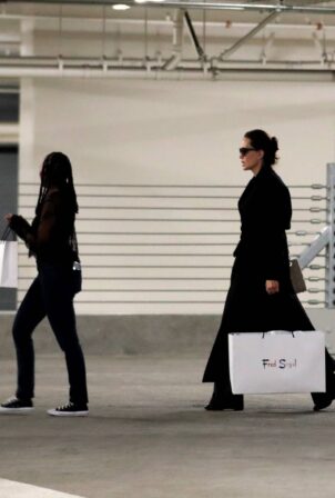 Angelina Jolie - Shopping with her daughter Zahara Jolie-Pitt at Fred Segal in Hollywood