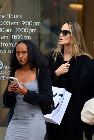 Angelina Jolie - With Zahara Pitt Shopping Together At The Grove