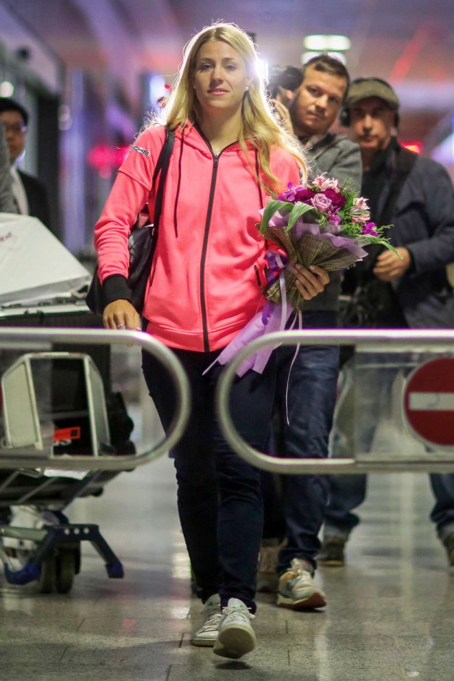 Angelique Kerber – Arrives at the Airport in Frankfurt 