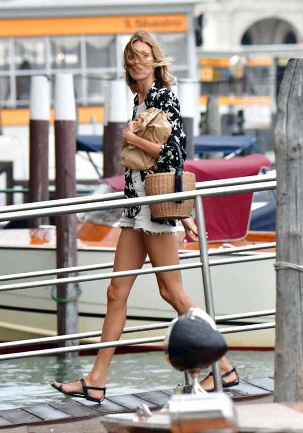 Anja Rubik - Spotted while out in Venice