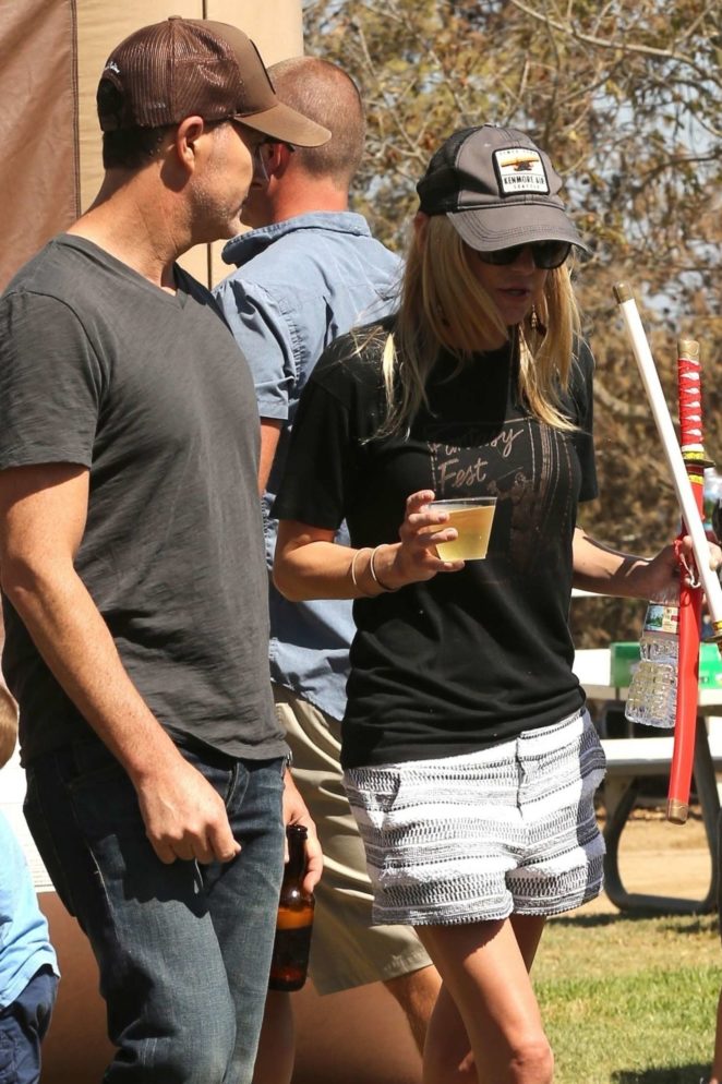 Anna Faris and Michael Barrett out in Los Angeles