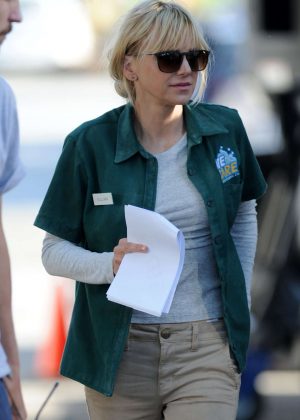Anna Faris Arrives on 'Overboard' set in Canada