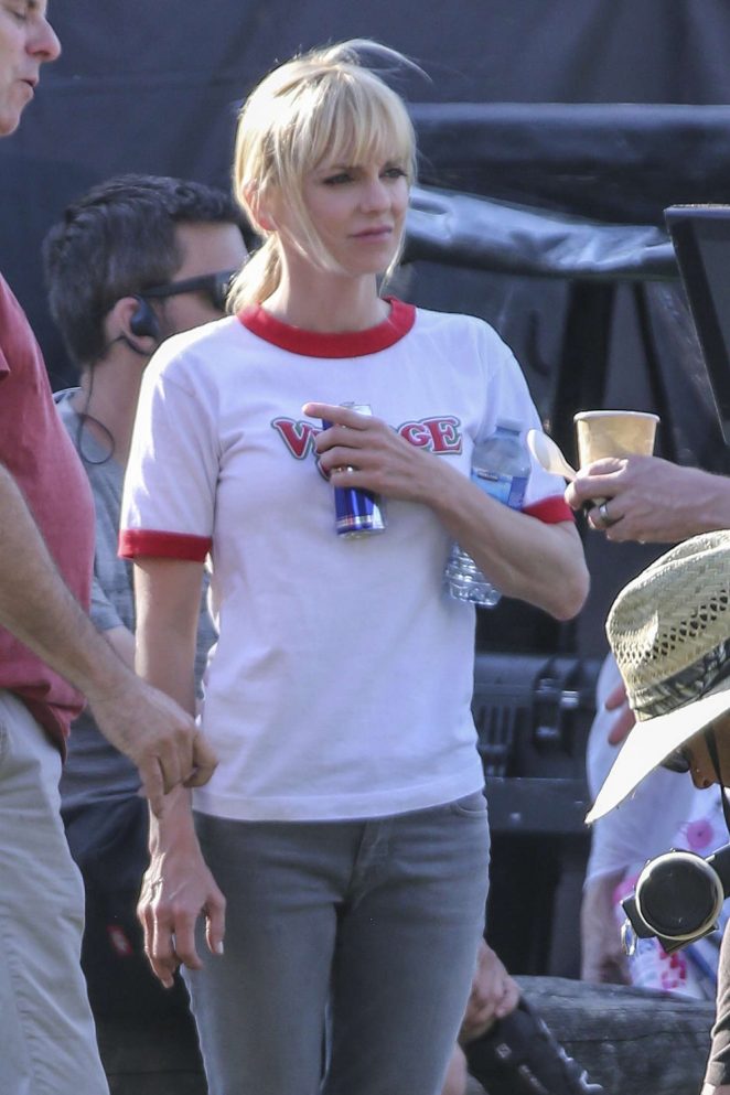 Anna Faris on the Set of 'Overboard' in Vancouver