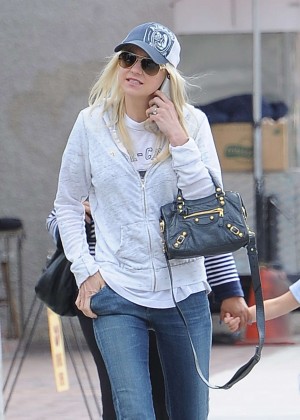 Anna Faris in Jeans Out in Studio City