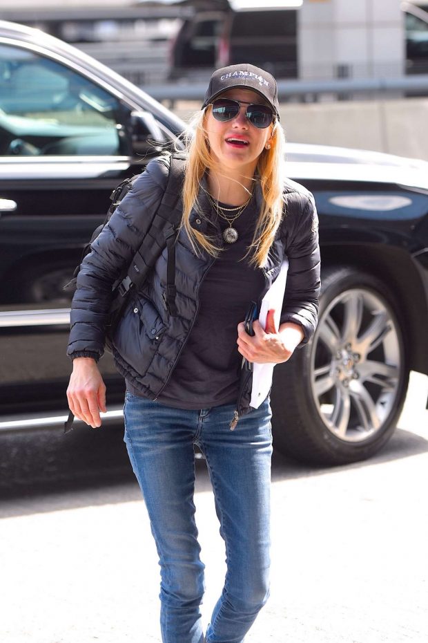 Anna Faris - Out in New York City