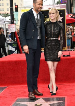 Anna Faris - Ryan Reynolds honored with star on The Hollywood Walk of Fame in LA