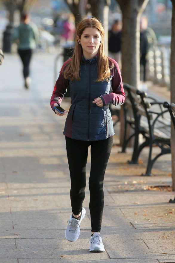 Anna Kendrick - Filming 'Love Life' in New York City