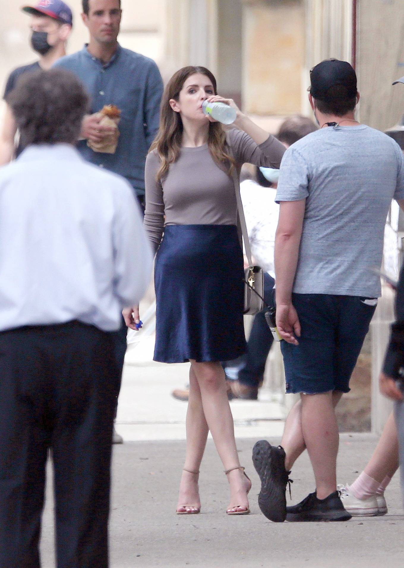 Anna Kendrick 2021 : Anna Kendrick – With Charlie Carrick on Set Filming Alice, Darling in Toronto-13