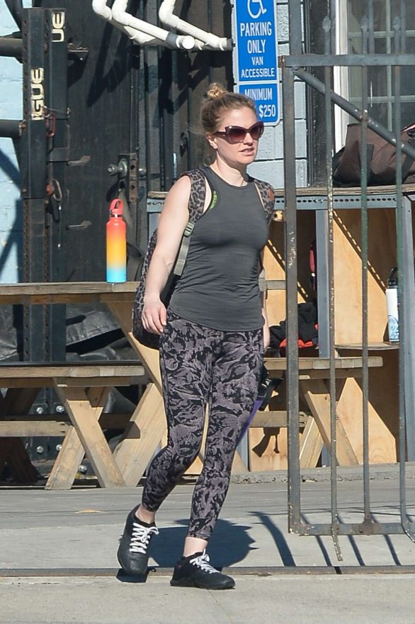 Anna Paquin - Leaving a workout session in Los Angeles